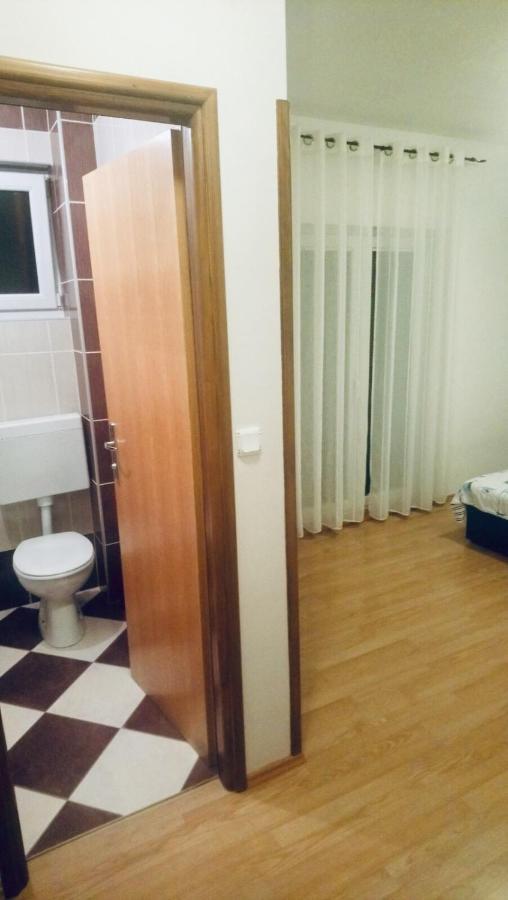 Apartmani Niko 1 Radovin Exterior foto