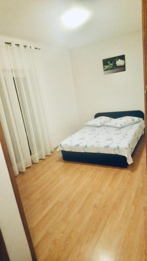 Apartmani Niko 1 Radovin Exterior foto