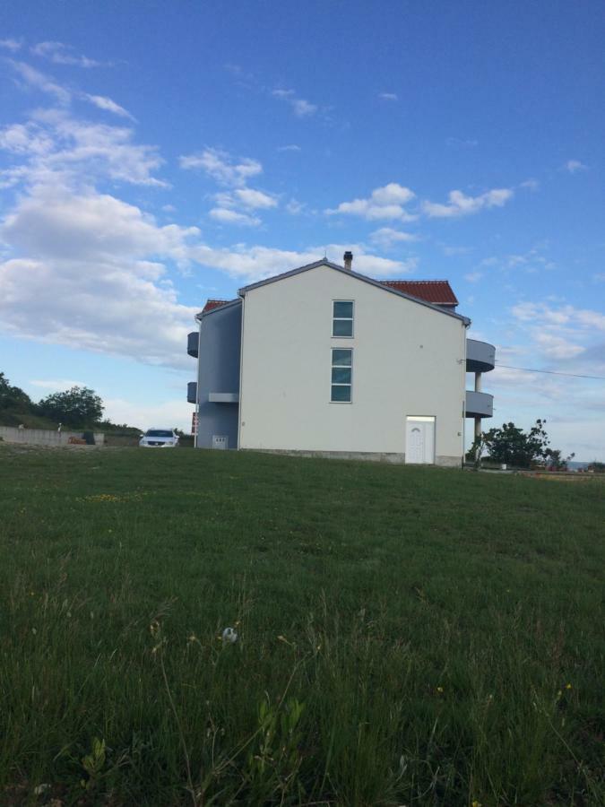 Apartmani Niko 1 Radovin Exterior foto